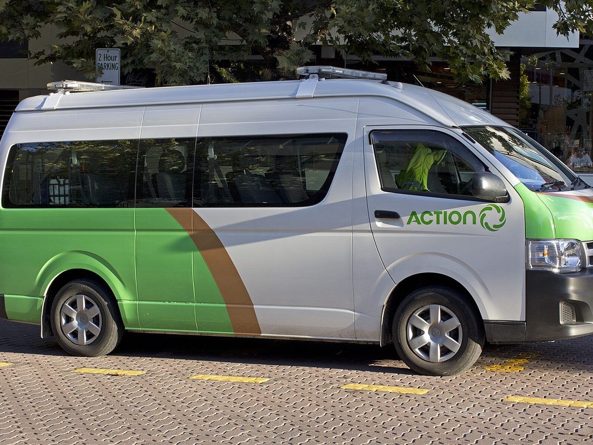 Toyota HiAce Commuter minibus